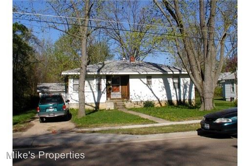 Primary Photo - 208 S Oak St
