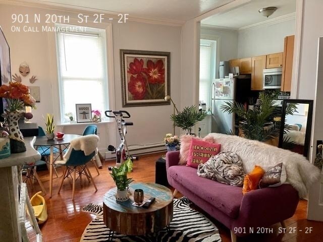 Primary Photo - 1945 Poplar St 2F