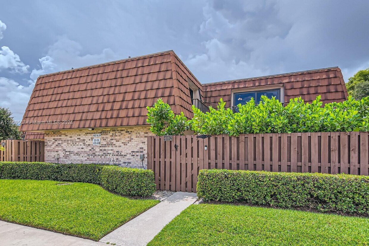 4082 Forest Hill Dr, Hollywood, FL 33026 House Rental in Hollywood