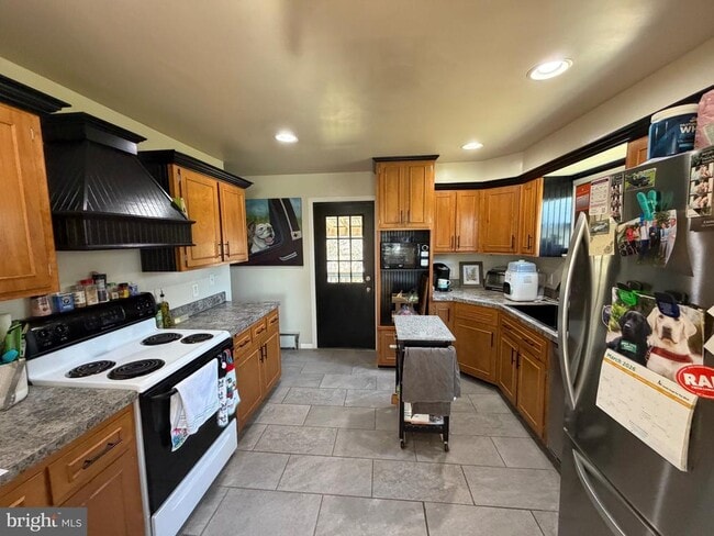 Building Photo - 157 Jimanna Rd