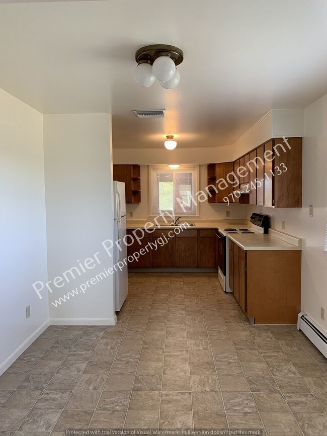 Building Photo - 1230 20 Rd