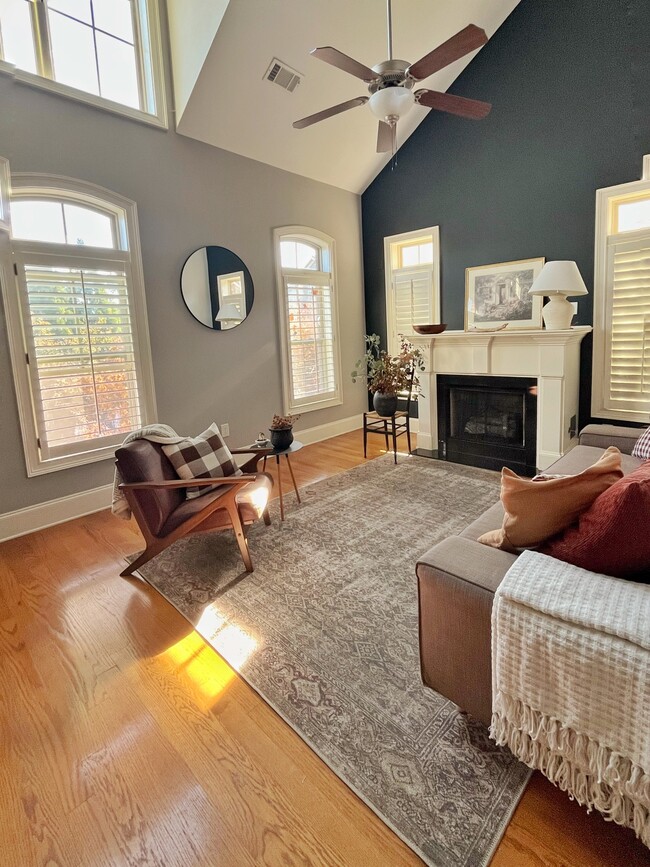 Foto del edificio - 6453 Chariot St