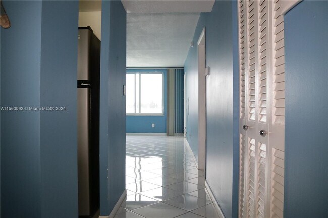 Foto del edificio - 1150 NE 191st St