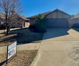 Building Photo - 2432 NW 197th St