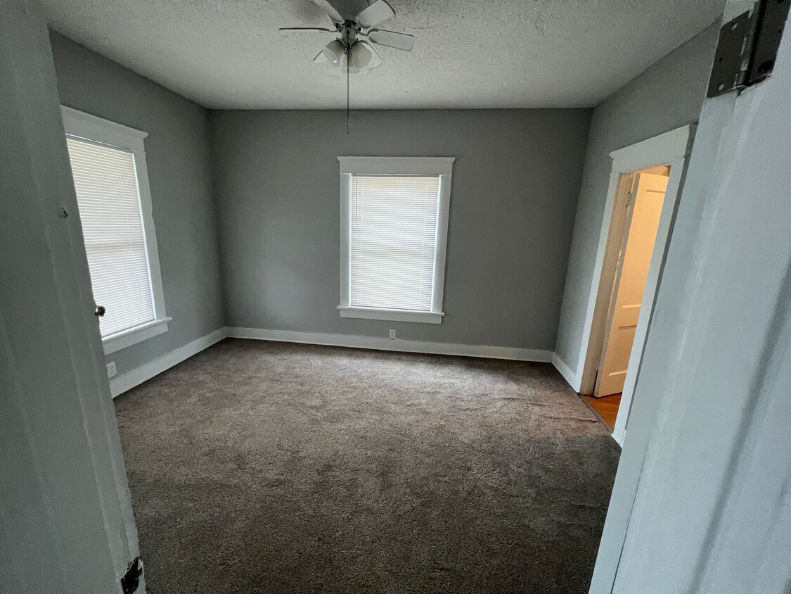 Primary Photo - 1031 Wall St