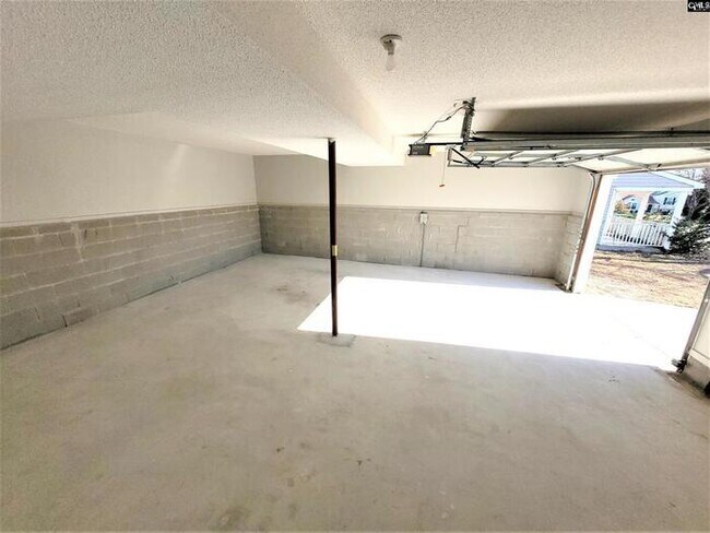 Foto del edificio - 252 Cherry Grove Dr
