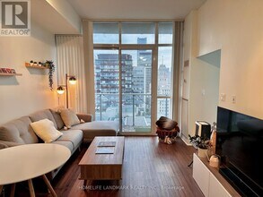 Building Photo - 126 Simcoe St