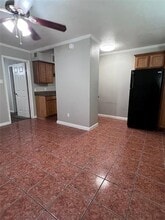 Building Photo - 1505 W Lovers Ln