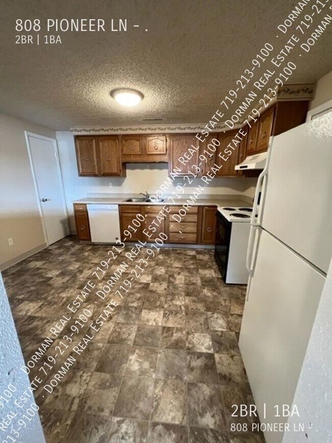 Building Photo - Lower level Duplex