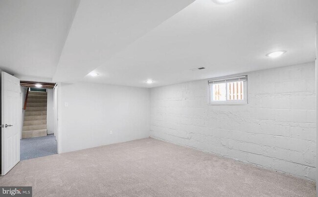Foto del edificio - 4707 Tuckerman St
