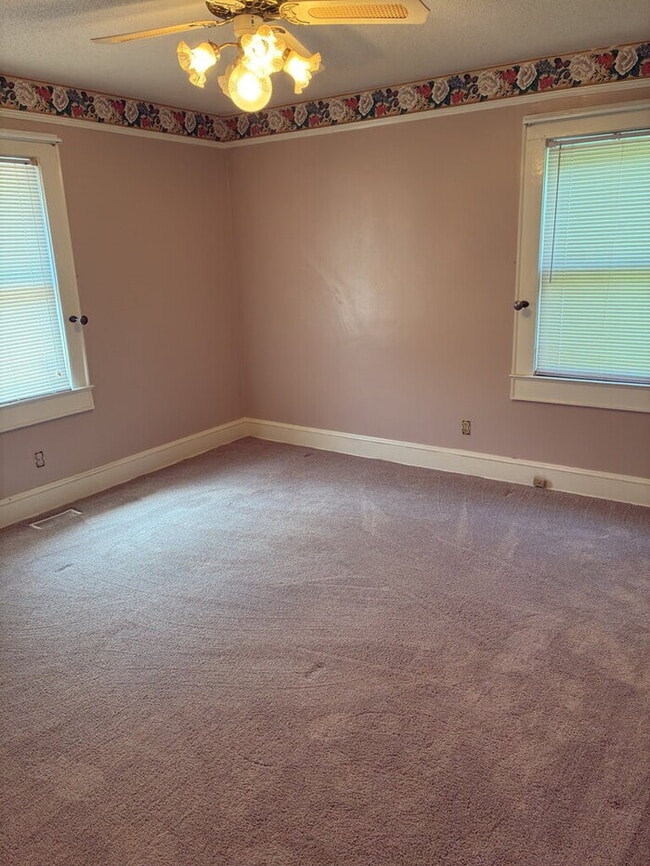 Foto del edificio - "Charming 3-Bedroom Retreat with 2 Full Baths in Peaceful Pelzer!"