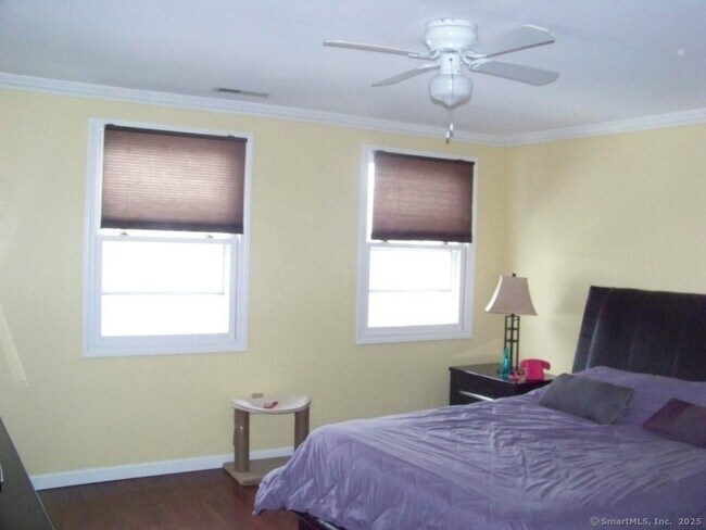 Building Photo - 4 Persimmon Ln