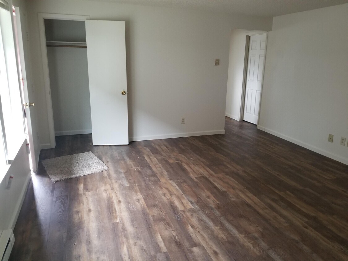 Foto principal - 706 Norman Ave NE