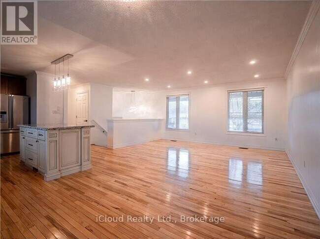 Photo du bâtiment - 5 Ilona Ct