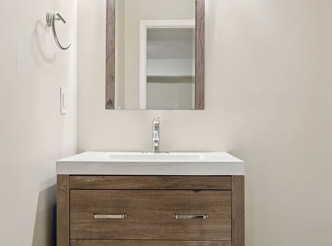 Foto del edificio - 231 Glenstone Cir