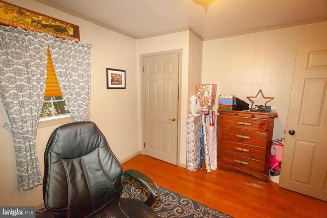 Building Photo - 2 br, 1 bath House - 426 E 28th Division Hwy