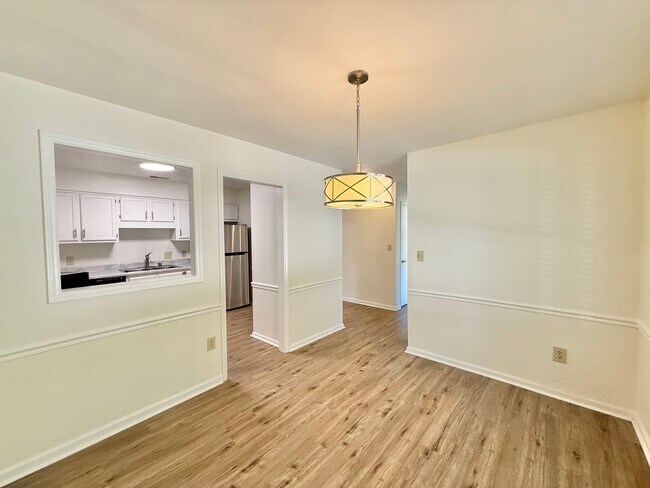 Building Photo - Newly Remodeled 3BD, 2.5BA Townhouse in Ca...