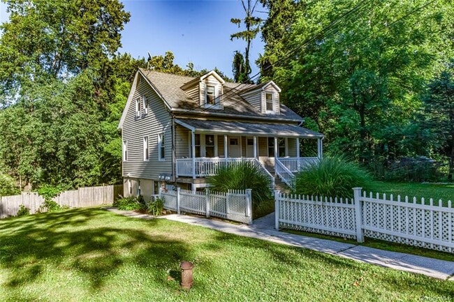 Building Photo - 18 Oriole St