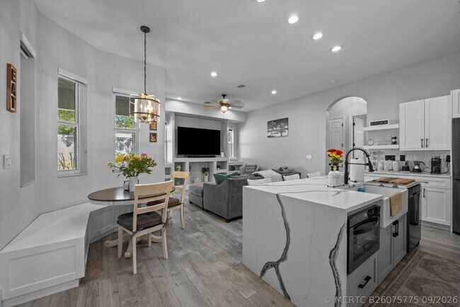Building Photo - 2926 Dovedale Ct