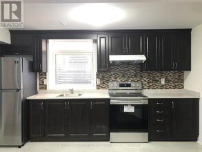 Building Photo - 10 Amaretto Ct