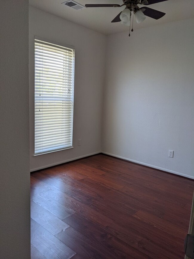 Building Photo - 3 Bedroom House in Bullhead City