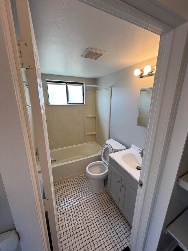 Foto del edificio - 6311 6353 Middlebelt Rd