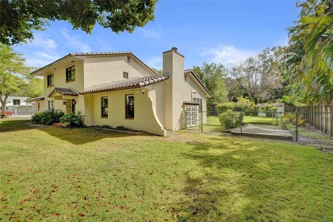 Foto del edificio - 9901 SW 79th Ave