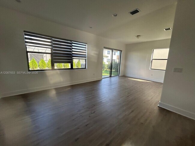 Building Photo - 5525 Agostino Way
