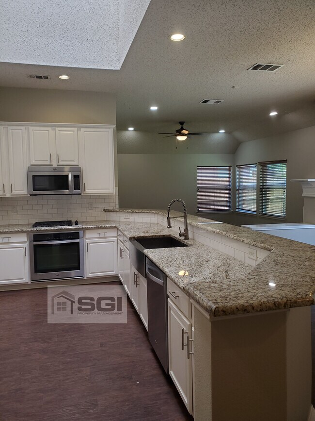 Foto del edificio - 8513 Viridian Ln