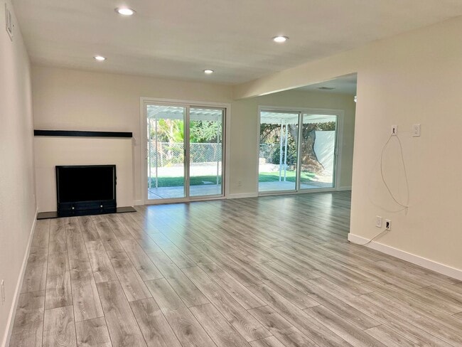 Building Photo - Remodeled 3-bedroom, 2 bath home in Agoura Hills
