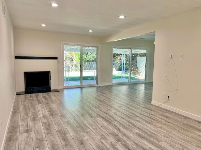 Foto del edificio - Remodeled 3-bedroom, 2 bath home in Agoura Hills