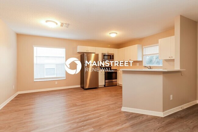Foto del edificio - 3 Bedroom Pet-Friendly Home in St Petersburg, FL with Main Street Renewal