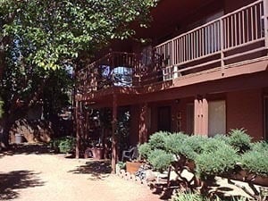 Building Photo - APARTMENT - UPTOWN SEDONA- APPLE TREE SQUARE