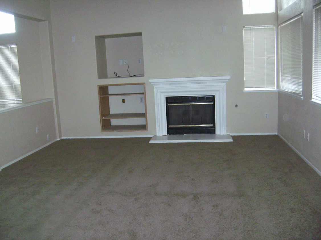 Foto del edificio - 4 Bedroom Citrus Heights Beauty! With smal...