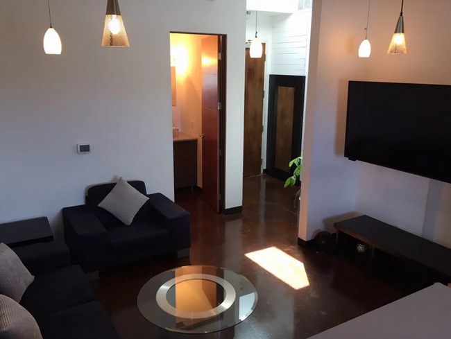 Building Photo - Trendy 1 Bedroom 2 Bath Loft