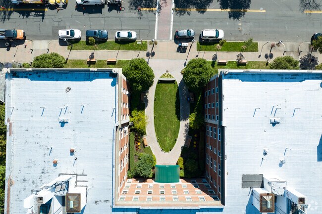 Foto del edificio - Hampshire House Condos