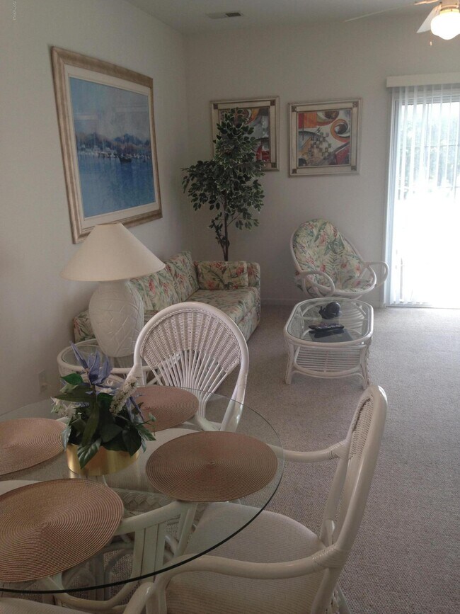 Foto del edificio - 155 Royal Poste Rd