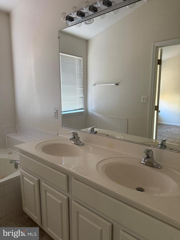 Foto del edificio - 2554 James Madison Cir