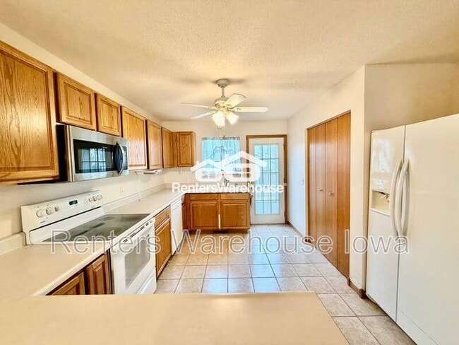 Building Photo - 495 S 51st St