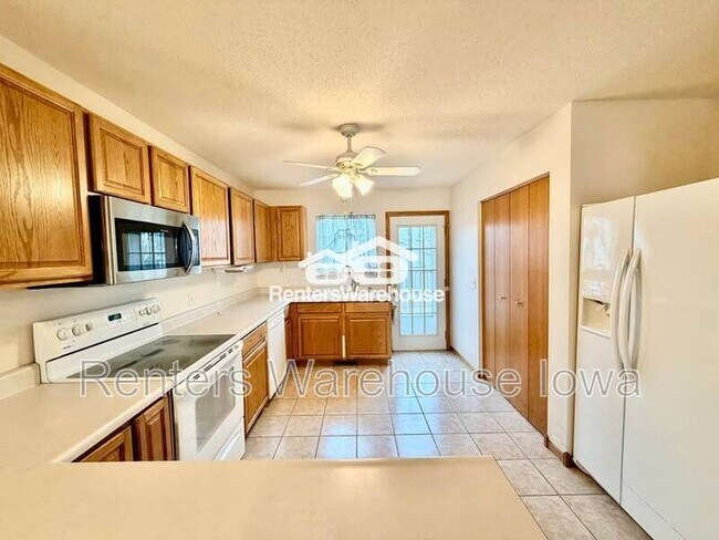 Foto del edificio - 495 S 51st St