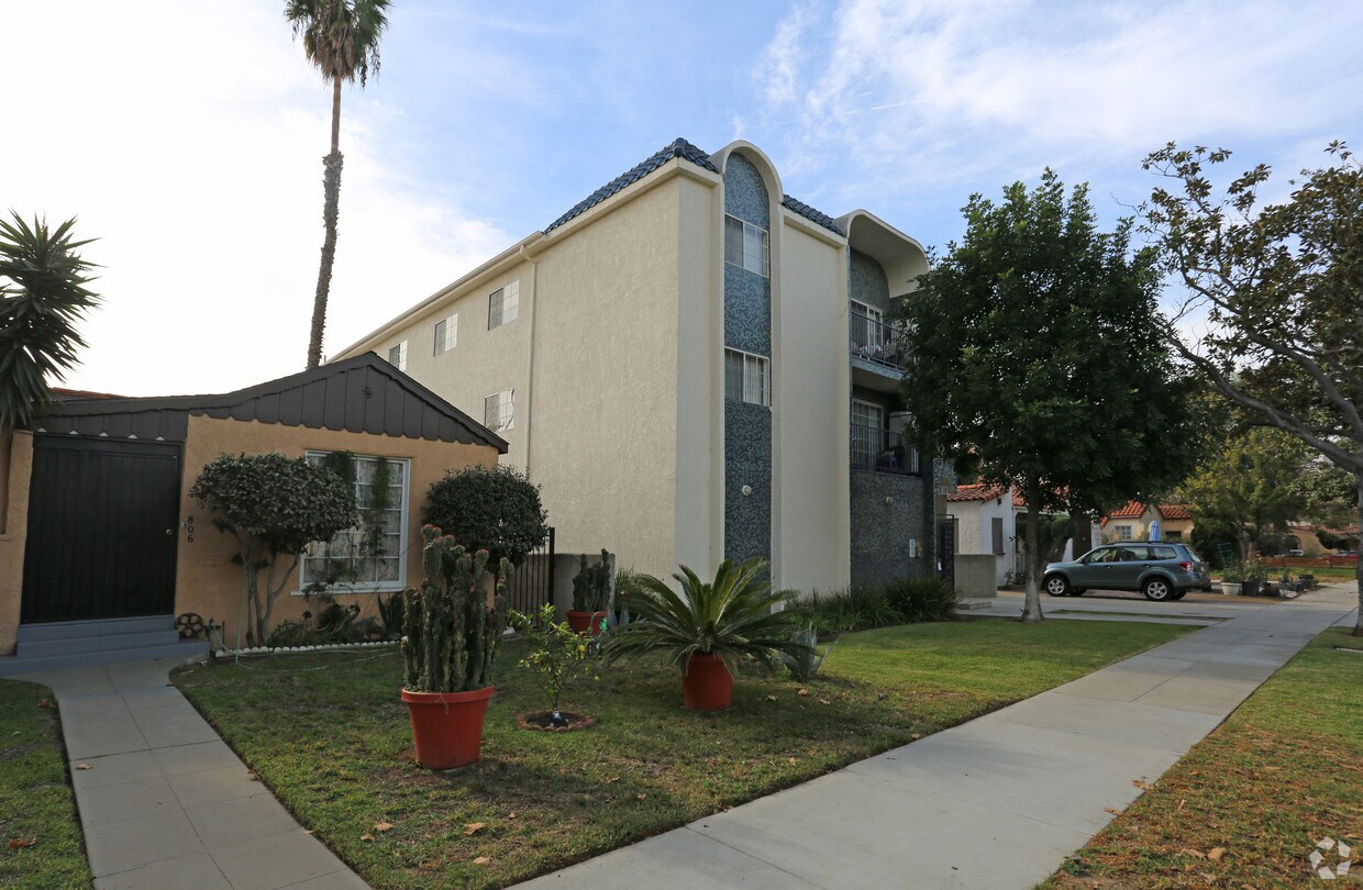 Foto del edificio - 810 W Dryden St