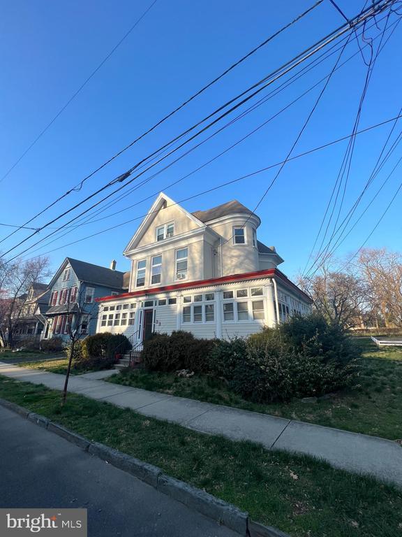 Foto del edificio - 33 Estaugh Ave
