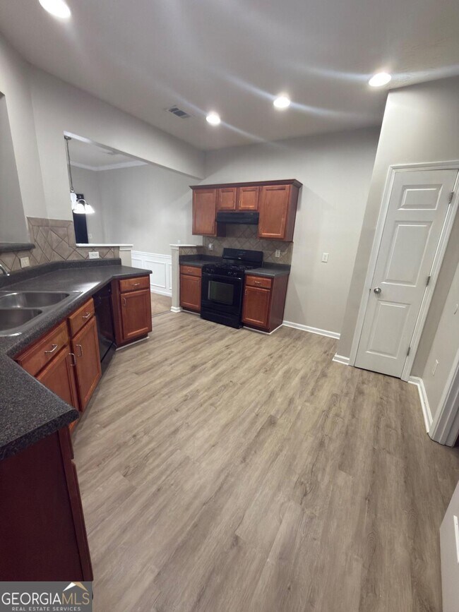 Building Photo - 6106 Allpoint Way