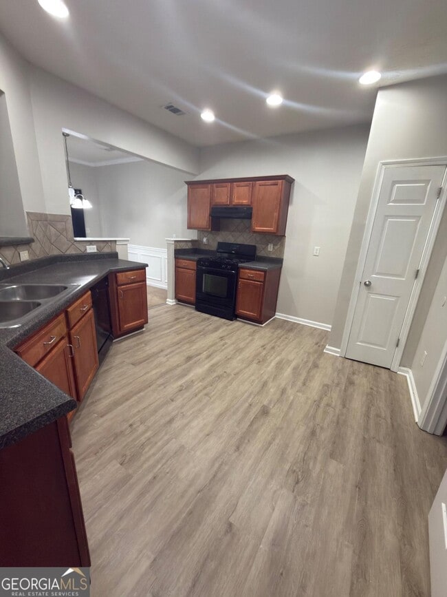 Foto del edificio - 6106 Allpoint Way