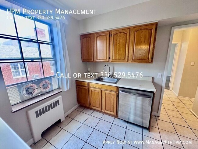 Building Photo - 15725 Van Aken Blvd