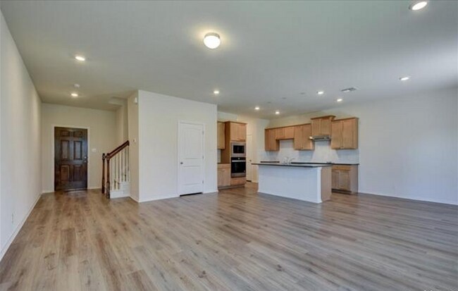 Foto del edificio - BEAUTIFUL NEW CONSTRUCTION IN HIDDENBROOKE