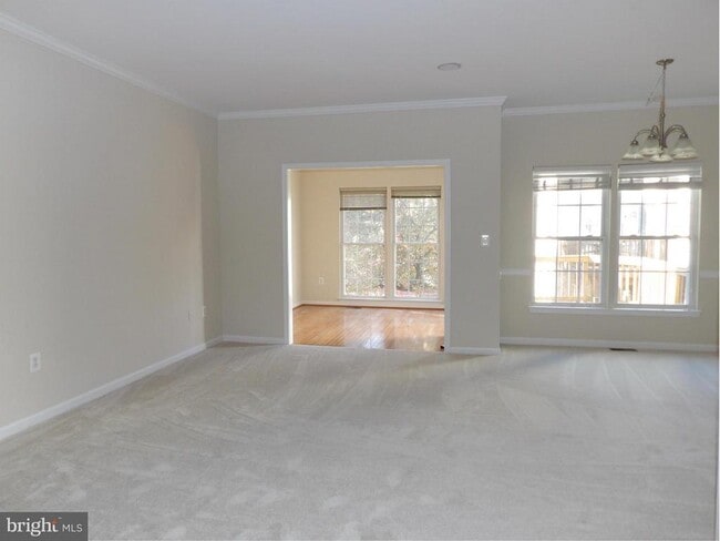 Foto del edificio - 4142 Fairfax Center Creek Dr