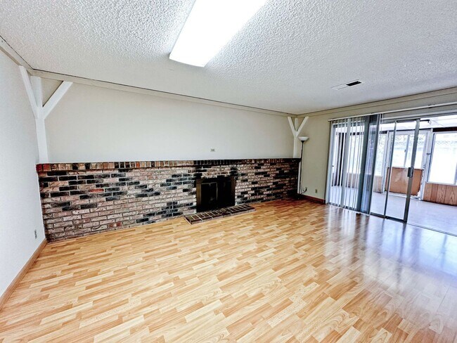 Building Photo - 1726 Aprilsong Ct