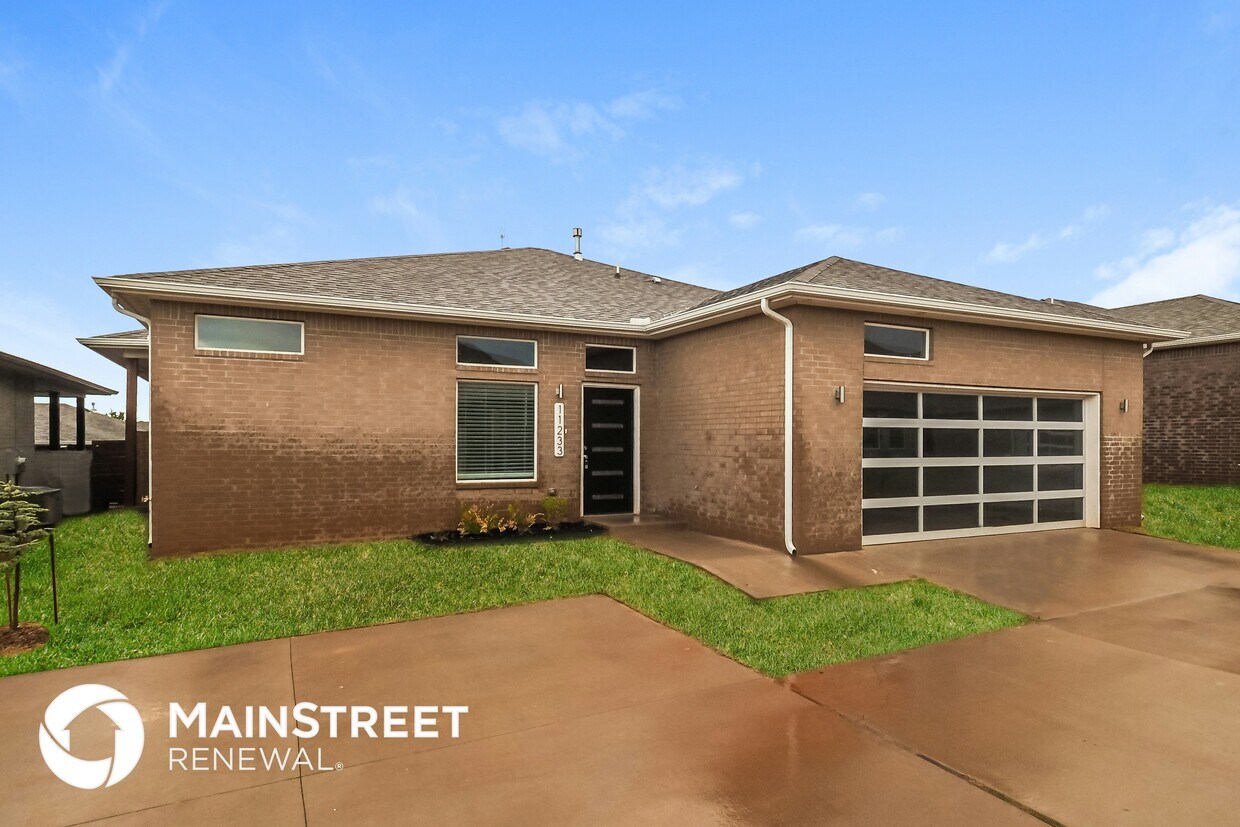 Primary Photo - 11233 Paradise Out Ln