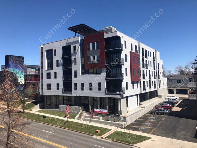Foto del edificio - 2374 S University Blvd
